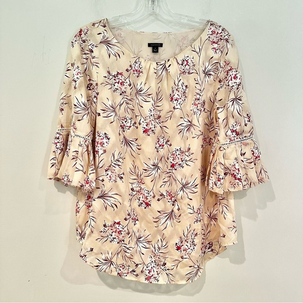 Ann Taylor Ruffle Sleeve Floral Blouse Women's‎ Medium Cream Pink Ladder Lace